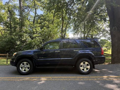 Used 2006 Toyota 4Runner SR5 AWD/4WD image 12