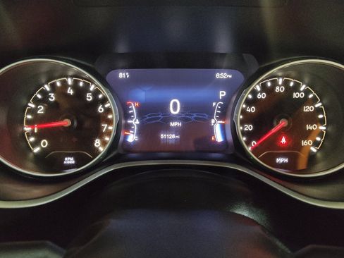 Used 2017 Jeep Compass Latitude w/ Popular Equipment Group FWD image 23