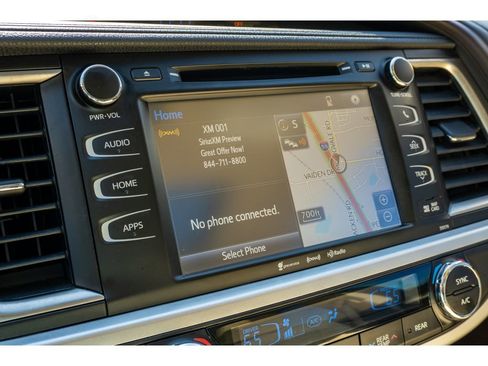 Used 2017 Toyota Highlander XLE image 27