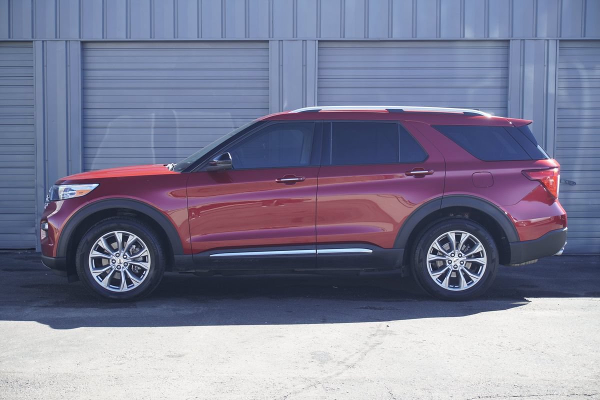 Used 2021 Ford Explorer Limited w/ Equipment Group 301A AWD/4WD image 2