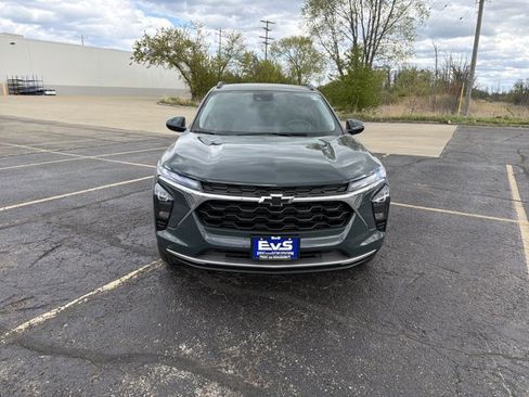 New 2026 Chevrolet Trax LT w/ LT Convenience Package FWD image 6
