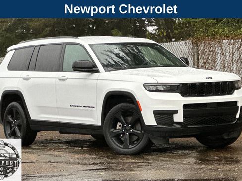 Used 2023 Jeep Grand Cherokee L Laredo image 2