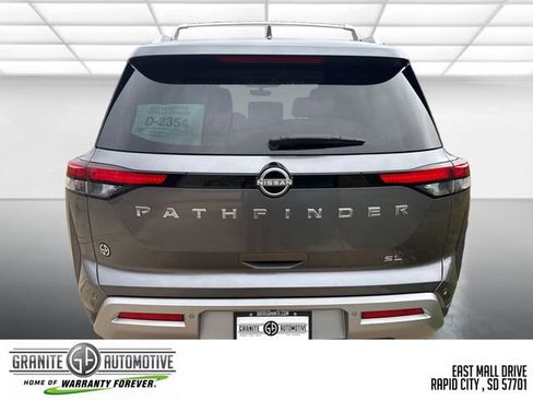 Used 2023 Nissan Pathfinder SL FWD image 5
