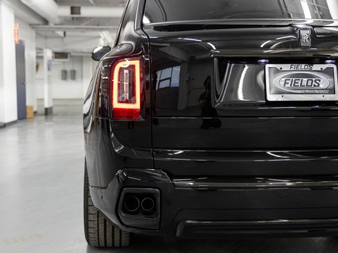 New 2026 Rolls-Royce Cullinan Black Badge image 19