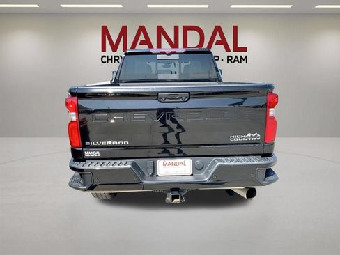 Used 2023 Chevrolet Silverado 2500 High Country w/ Technology Package AWD/4WD image 6