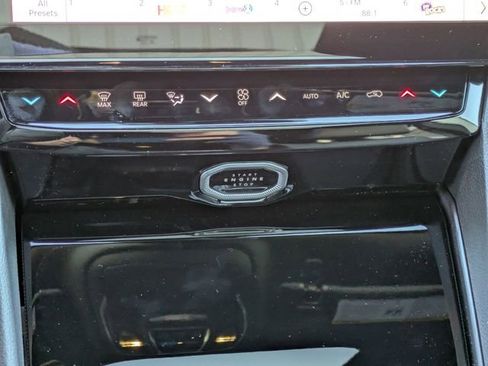 New 2026 Jeep Grand Cherokee Limited w/ Limited Altitude Package AWD/4WD image 19
