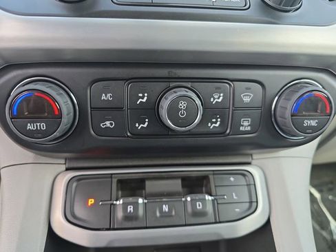 Used 2023 GMC Acadia SLT w/ Preferred Package image 27