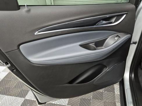 Used 2022 Buick Enclave Essence w/ Sport Touring Edition image 18