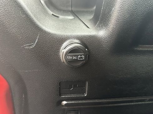 Used 2023 Jeep Wrangler Sahara image 13