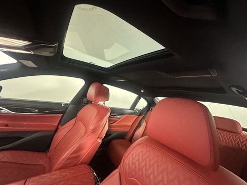 Used 2022 BMW 750i xDrive 750i xDrive w/ Executive Package image 24