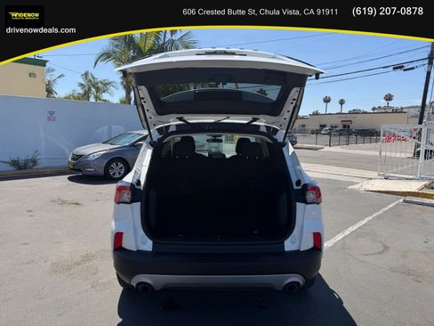 Used 2022 Ford Escape SE FWD image 9