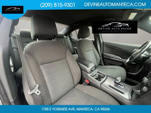 Used 2014 Dodge Charger SXT image 9