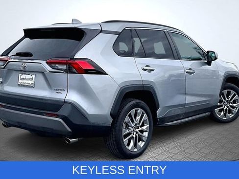 Used 2020 Toyota RAV4 Limited image 7