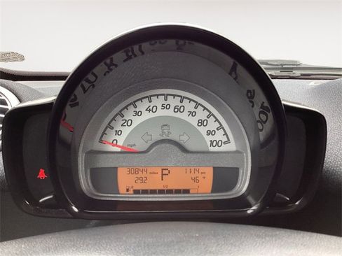 Used 2013 smart fortwo passion image 15