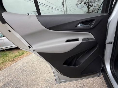 Used 2020 Chevrolet Equinox LS w/ LS Convenience Package FWD image 14