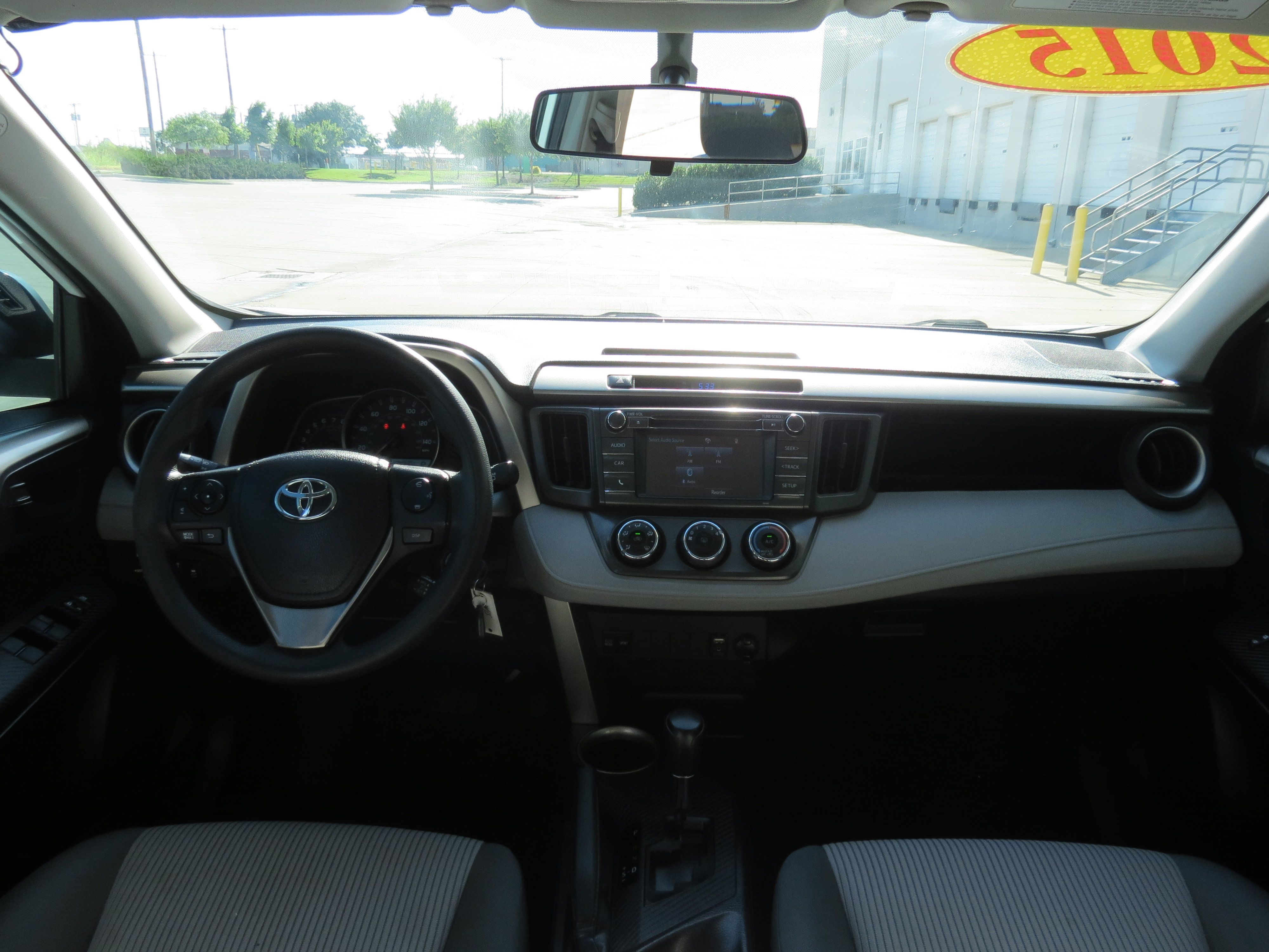 Used 2015 Toyota RAV4 LE FWD image 10