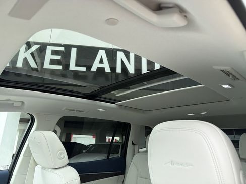 New 2026 Buick Enclave Avenir w/ Super Cruise Package FWD image 23