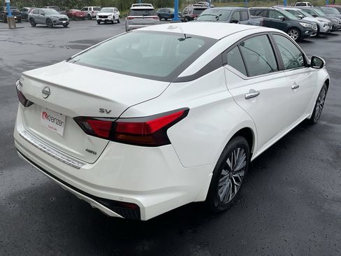 Used 2023 Nissan Altima 2.5 SV w/ SV Premium Package AWD/4WD image 5
