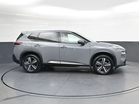 Used 2023 Nissan Rogue SL w/ SL Premium Package FWD image 3