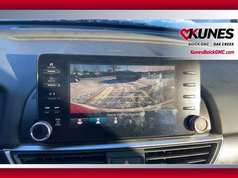 Used 2018 Honda Accord Sport image 23