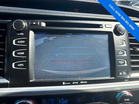 Used 2017 Toyota Highlander XLE AWD/4WD image 22