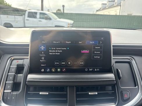 Used 2021 Chevrolet Tahoe Z71 w/ Z71 Signature Package image 16