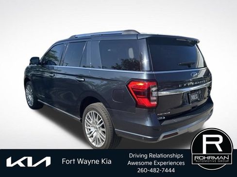 Used 2024 Ford Expedition Platinum AWD/4WD image 3