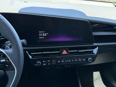 New 2026 Kia Niro EX image 23