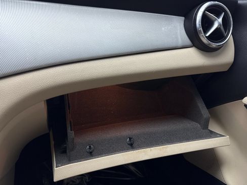 Used 2014 Mercedes-Benz CLA 250 image 30