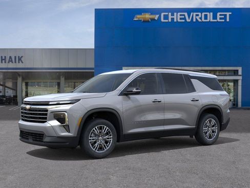 New 2026 Chevrolet Traverse LT w/ Driver Confidence Package FWD image 2