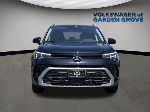 New 2025 Volkswagen Taos SE image 3