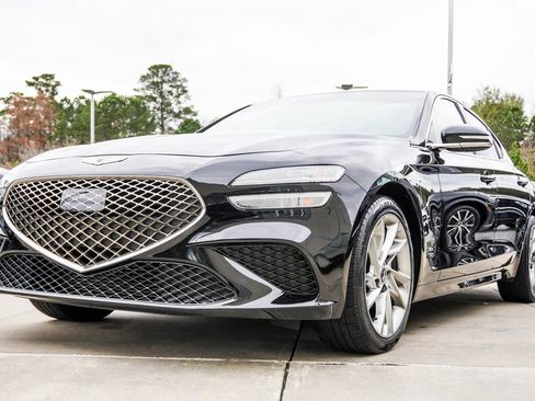 Used 2022 Genesis G70 2.0T image 4