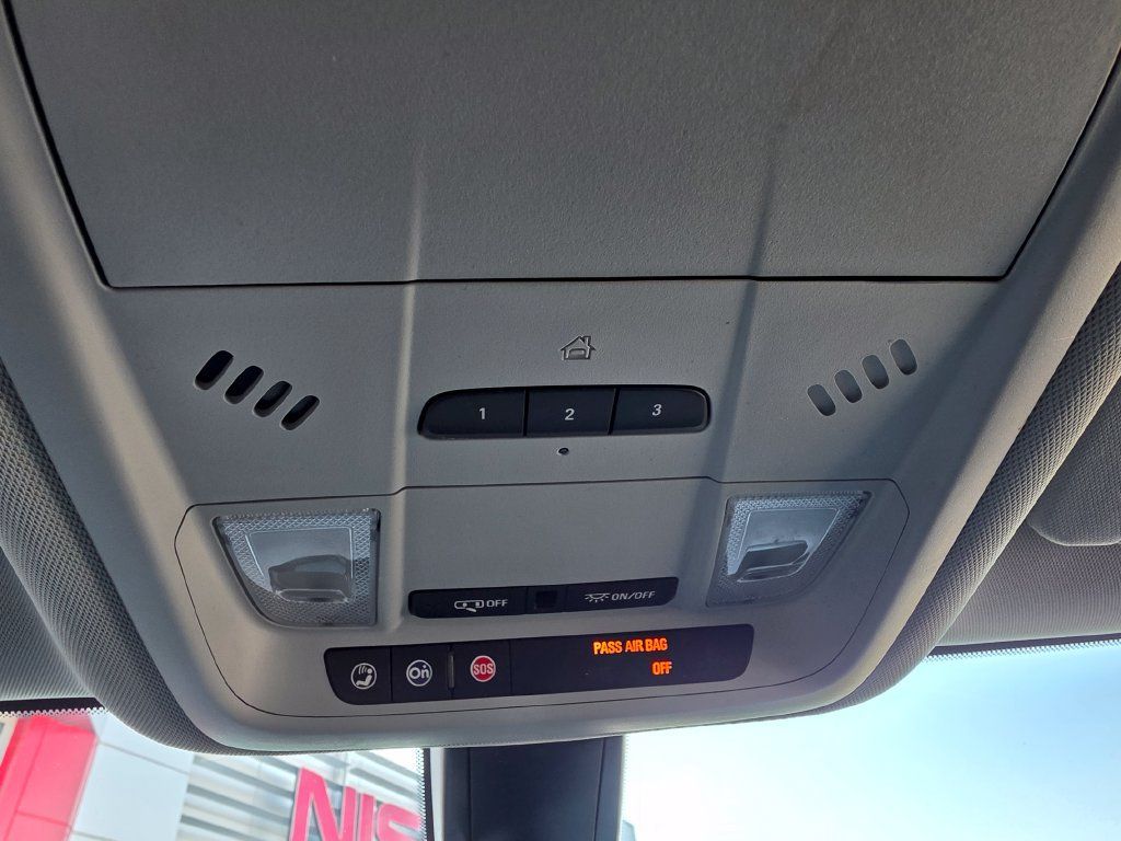 Used 2019 Chevrolet Blazer LT FWD image 22