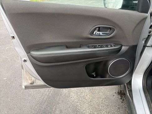 Used 2022 Honda HR-V EX image 11