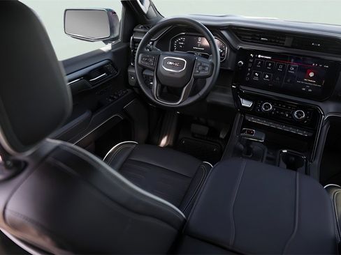 Used 2025 GMC Sierra 1500 AT4X image 29