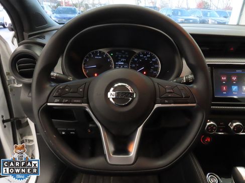Used 2019 Nissan Kicks S image 15