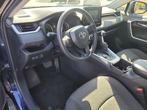 Used 2022 Toyota RAV4 XLE image 19