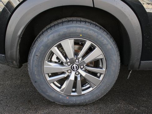 Used 2022 Nissan Pathfinder SV image 40