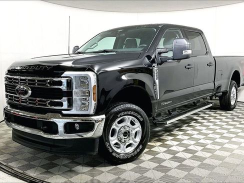 Used 2025 Ford F250 XLT image 2