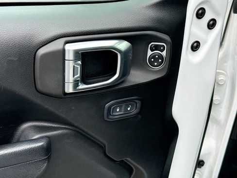 Used 2023 Jeep Wrangler Unlimited w/ Cold Weather Group image 19