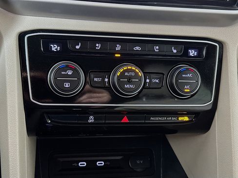 Used 2021 Volkswagen Atlas SEL Premium image 16