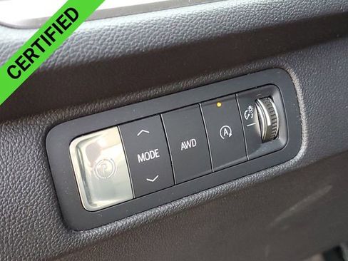 Used 2024 Chevrolet Traverse LT image 34