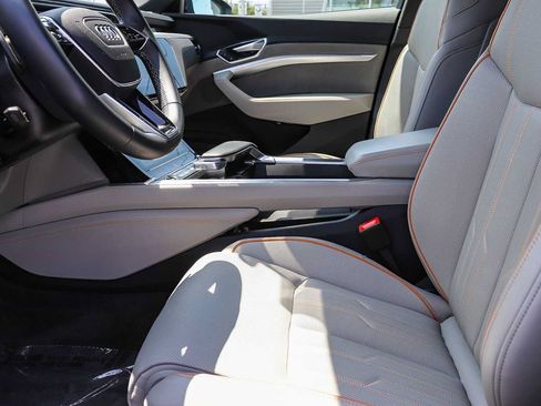 Used 2024 Audi Q8 e-tron Prestige w/ Prestige Package AWD/4WD image 18