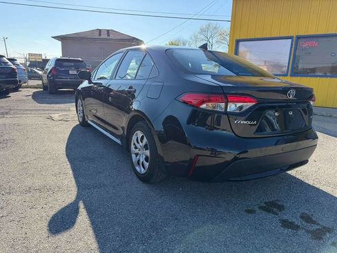 Used 2022 Toyota Corolla LE image 6
