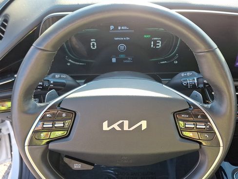 Certified 2023 Kia Niro SX Touring image 20
