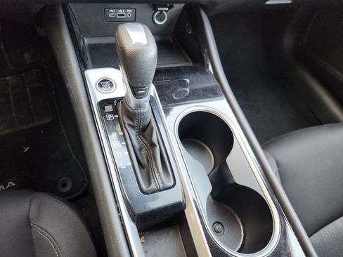 Used 2024 Nissan Altima 2.5 SV image 17