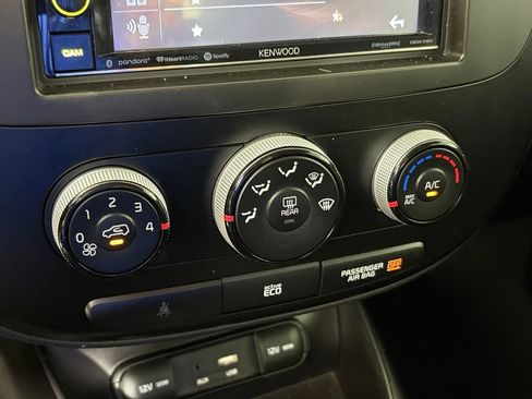 Used 2016 Kia Soul FWD image 24