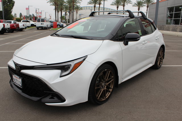 Certified 2025 Toyota Corolla Hatchback w/ SE Package FWD image 5