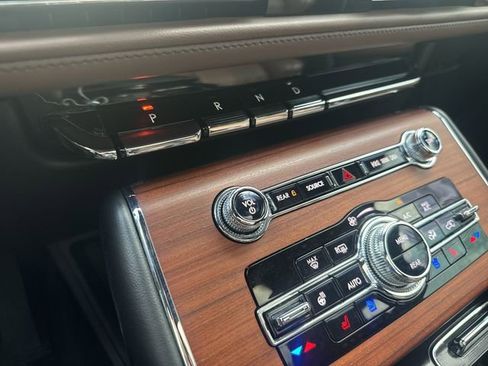 Used 2023 Lincoln Aviator Reserve w/ Equipment Group 201A image 20