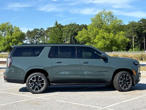 New 2026 Chevrolet Suburban RST w/ Comfort Package AWD/4WD image 28